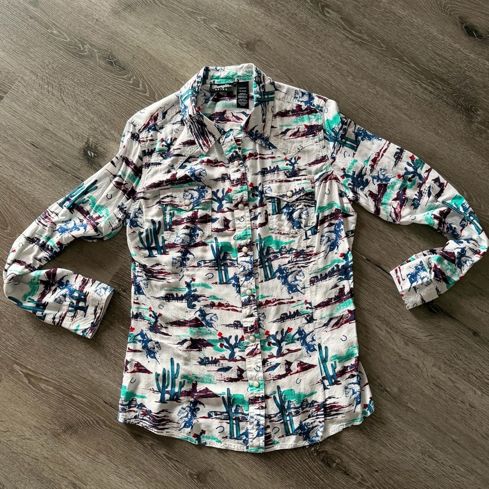 Wrangler retro snap shirt size M